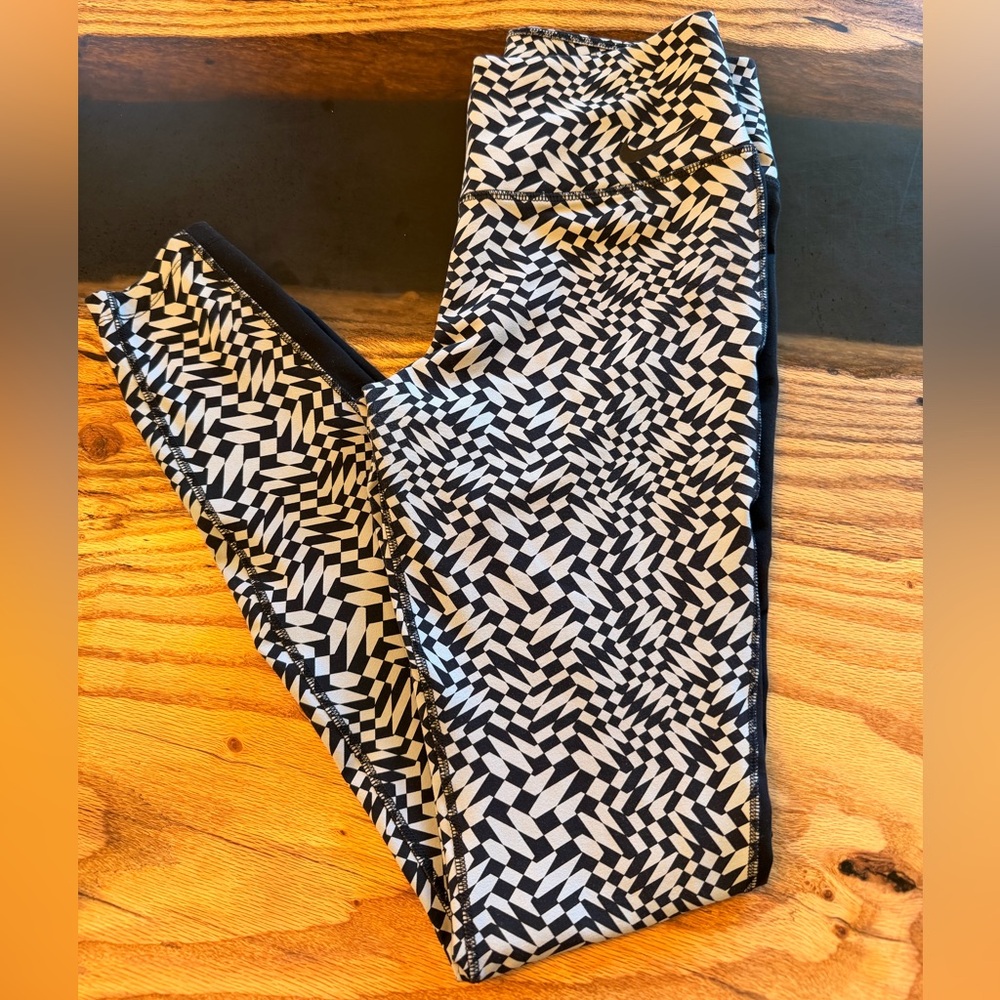 Nike Dri-FIT Pattern Leggings Medium